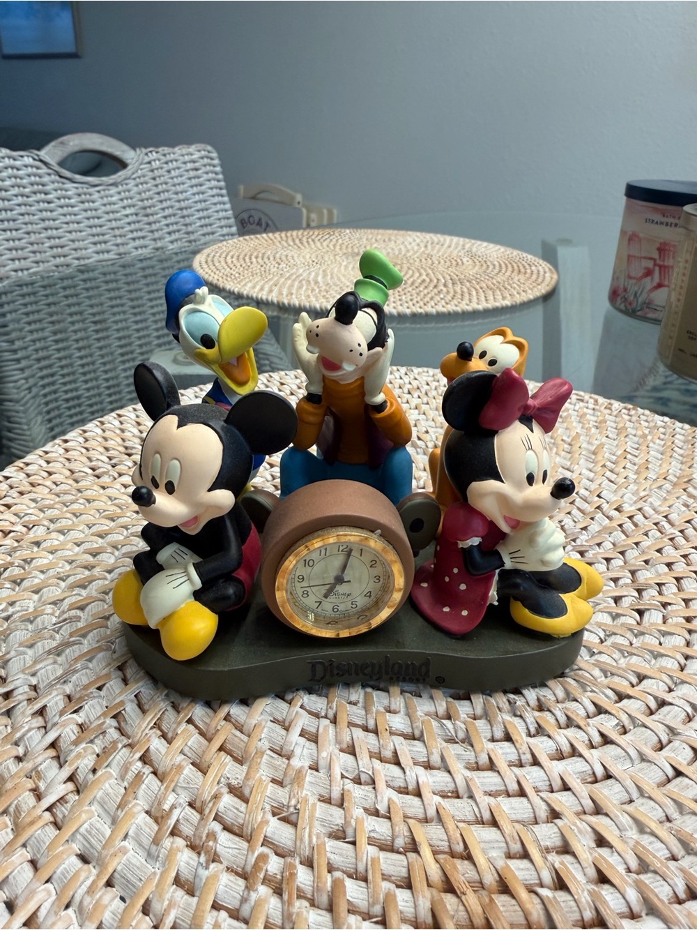 Vintage Disneyland Best Friends Mickey Minnie Goofy Donald Pluto Desk Clock